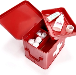 Lékárnička - úložný box na léky červený