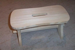 Dřevěná stolička smrková